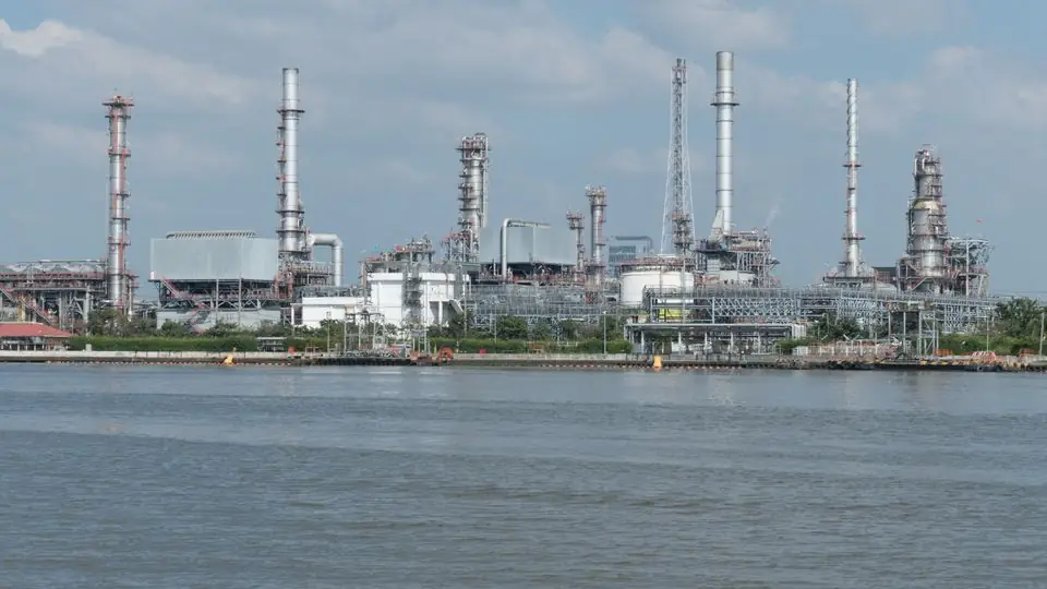 Oil refinery by the water