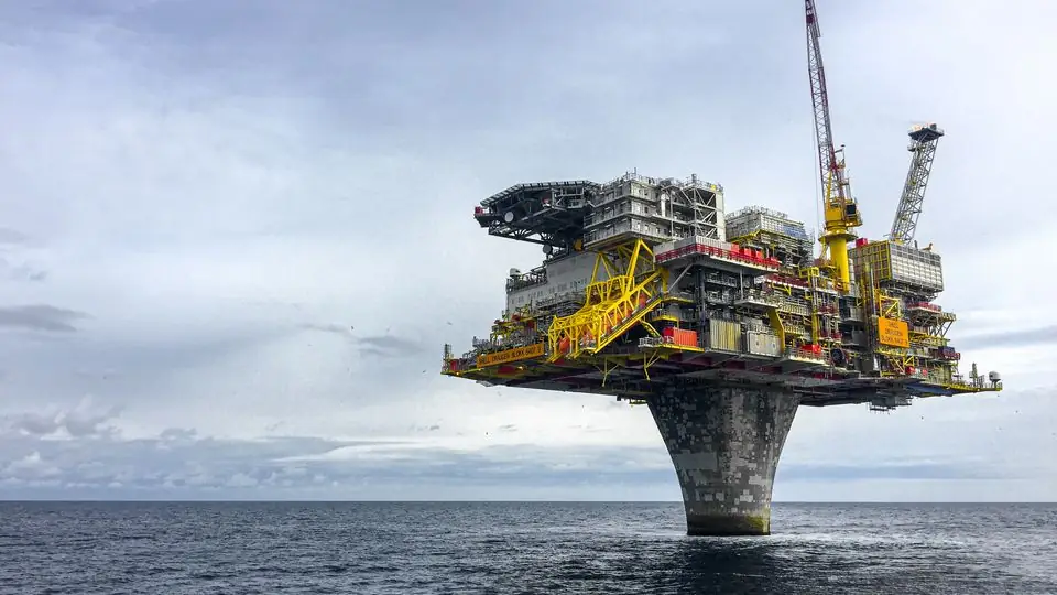 Offshore oil platform